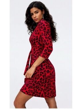 Vintage Diane Von Furstenberg Silk Red / Black Leopard Wrap Dress Size 6